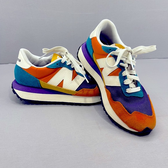 New Balance Shoes - New balance 237 athletic shoes LIKE NEW!!